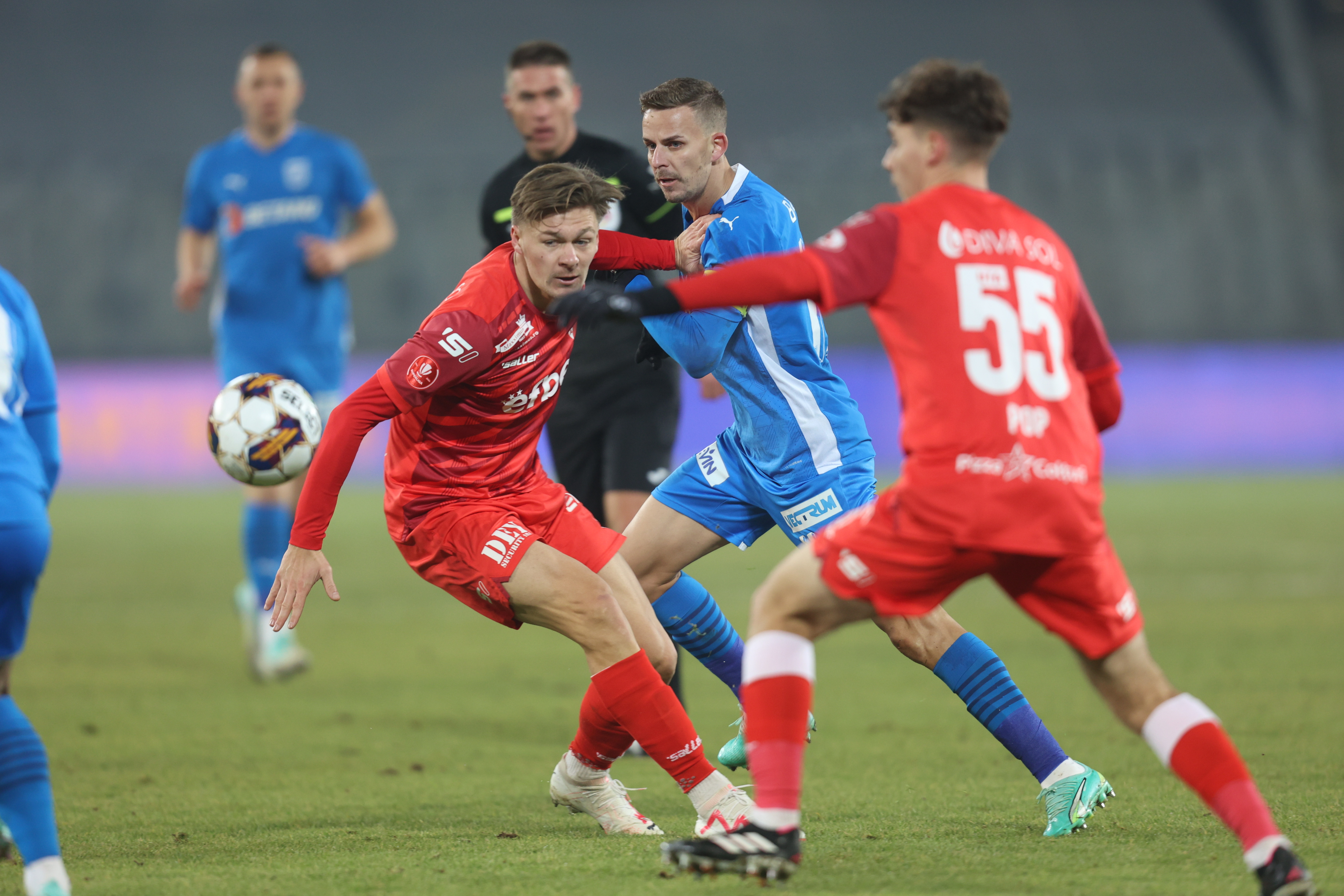 UTA Arad - Universitatea Craiova 2-2. Oltenii au trecut pe locul doi la capătul unui meci ”nebun”