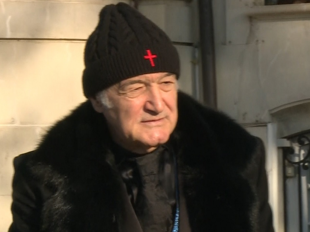 Gigi Becali a ajuns la spital și s-a comportat ca un star rock pe holuri