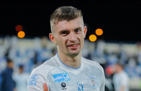 Andrei Burcă, roșu direct în Arabia Saudită! Florin Tănase, 90 de minute pe teren în victoria lui Al-Okhdood