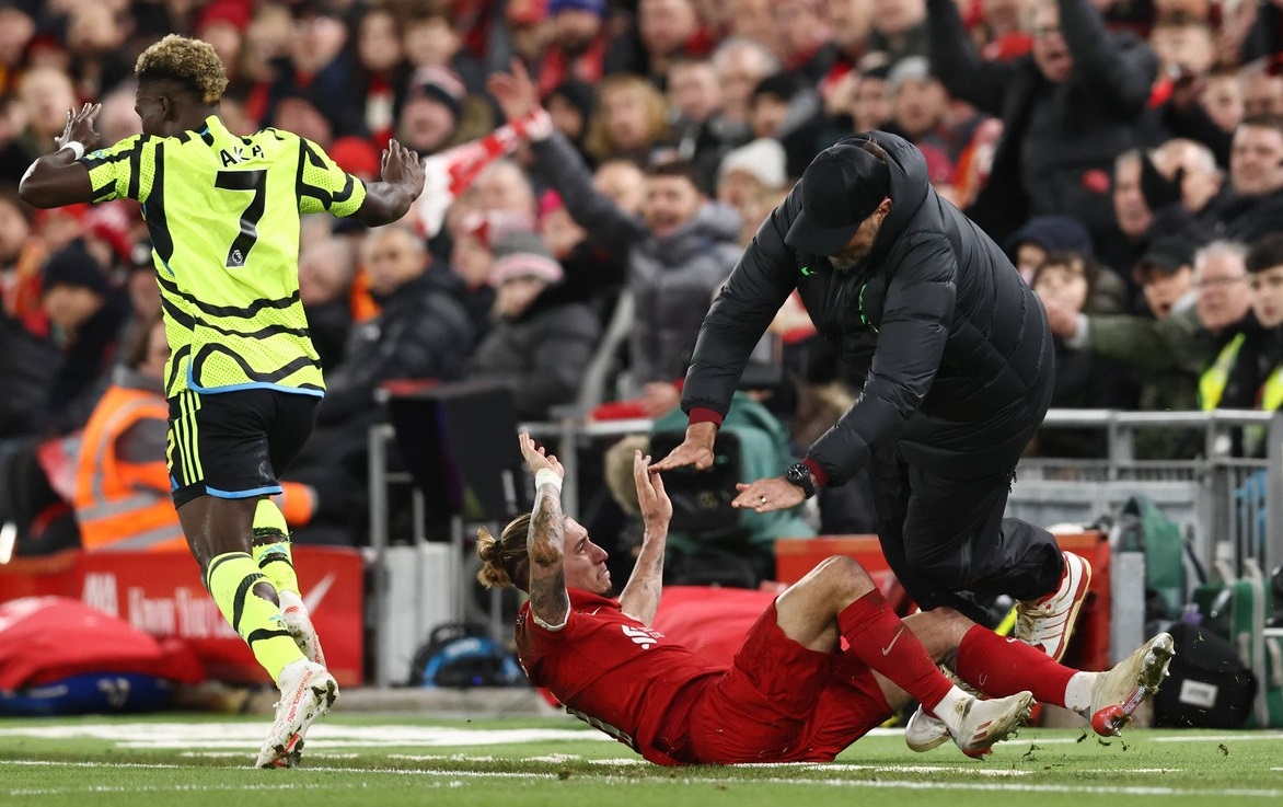 Jurgen Klopp, găsit vinovat pentru incidentul din care propriul jucător s-a ales cu clavicula ruptă