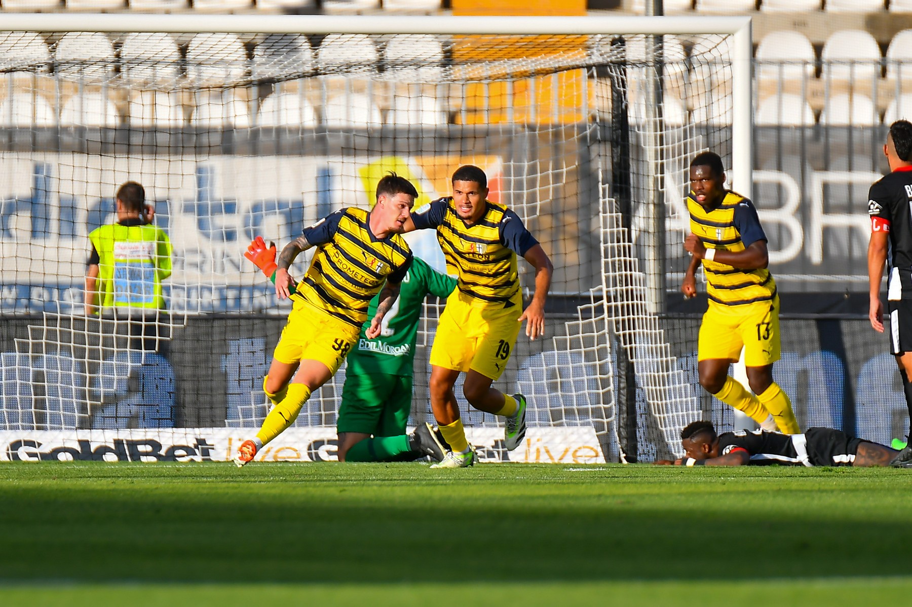 Dennis Man, pasă decisivă și gol marcat în doar șase minute, în Brescia - Parma!