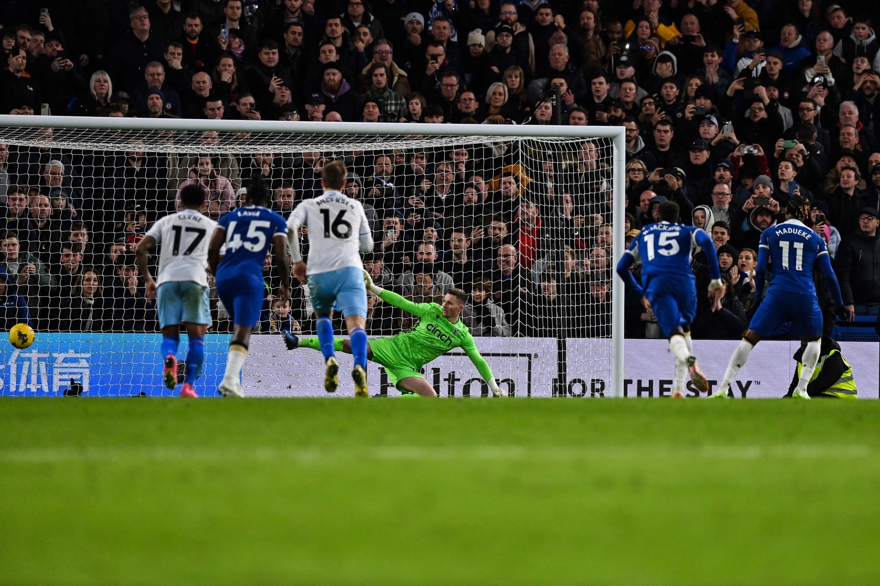 Chelsea - Crystal Palace 2-1. Un penalty dictat în minutul 88 după intervenția VAR le-a adus victoria gazdelor