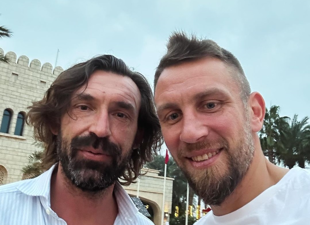 Răzvan Patriche și-a făcut un selfie cu Andrea Pirlo, iar fanii dinamoviști au lansat un ”val de ironii”
