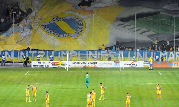 amical prezentare petrolul