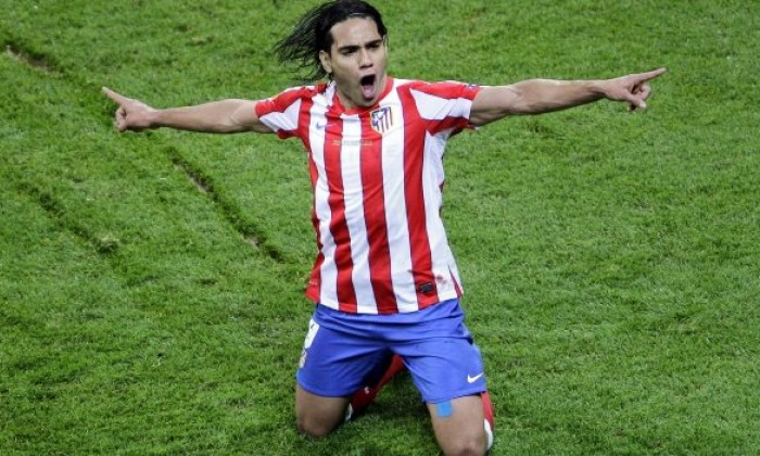 radamel falcao in genunchi