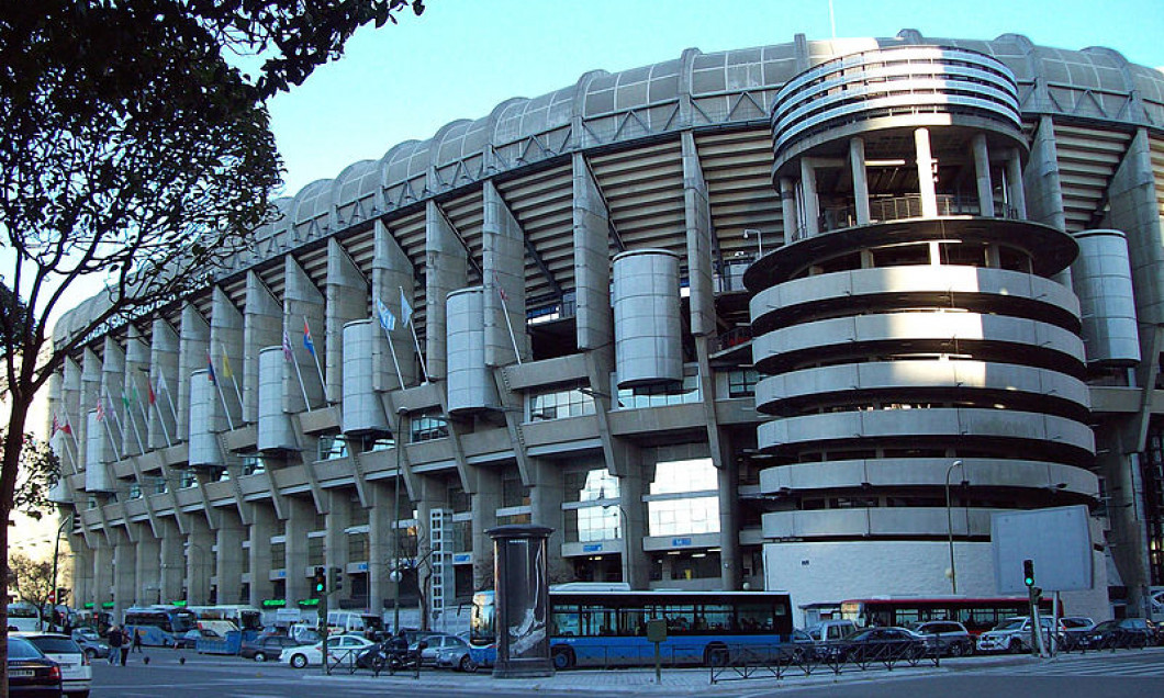 800px-Estadio Santiago Bernab u 05