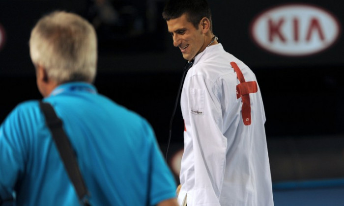 djokovic deghizat in doctor