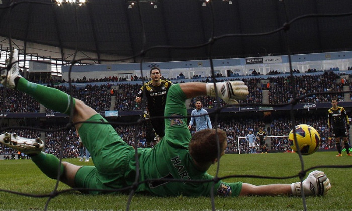 2joe hart apara penalty in fata lui lampard city-chelsea 2-0 reuters