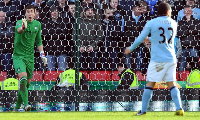 pantilimon si tevez manchester city semifinale cupa