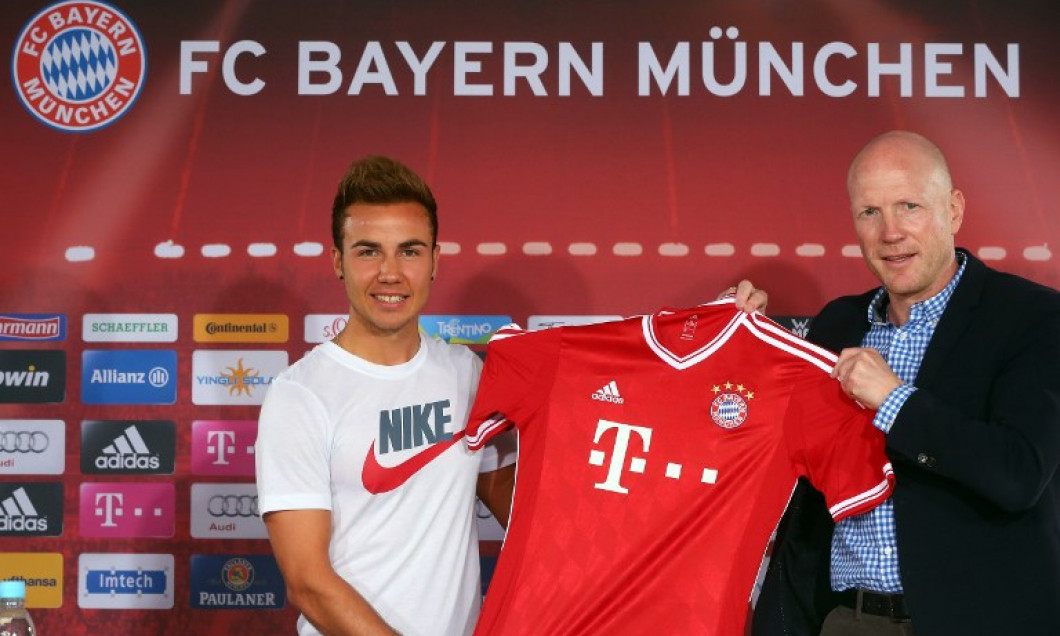 negative raid total Bayern l-a amendat pe Gotze după ce acesta a purtat un tricou Nike la  prezentare