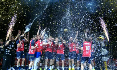 bucurie premiere trofeu Liga Campionilor Flensburg