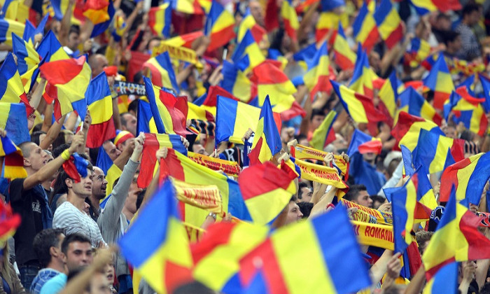 romania fani steaguri