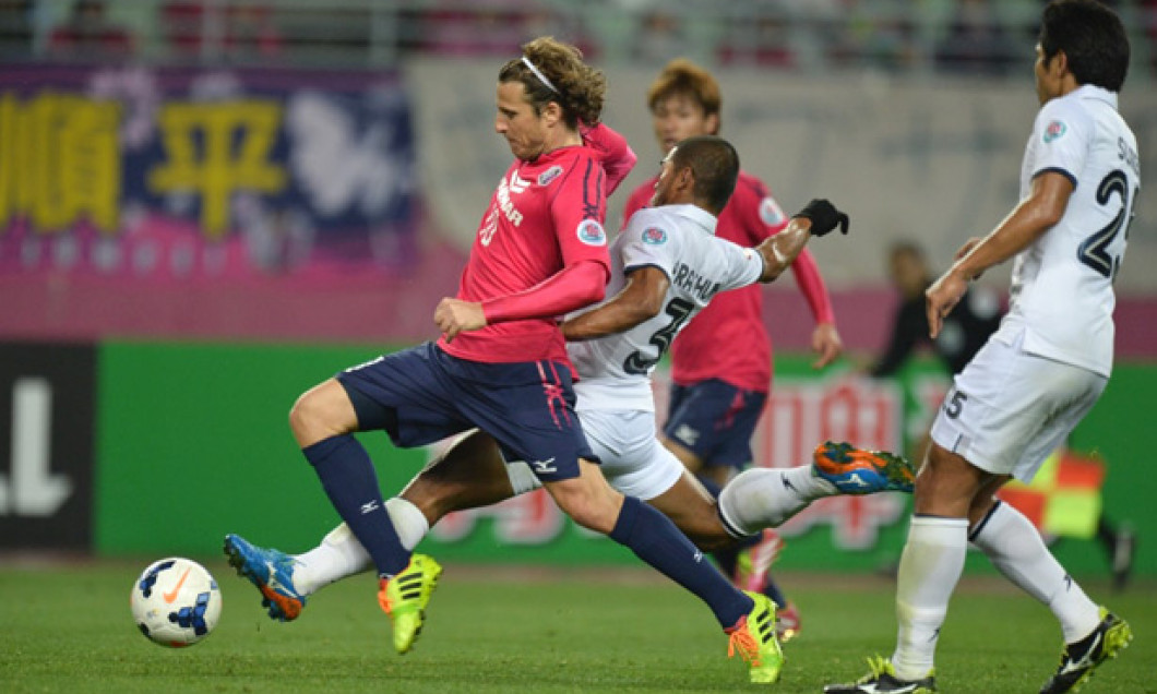 diego forlan cerezo osaka