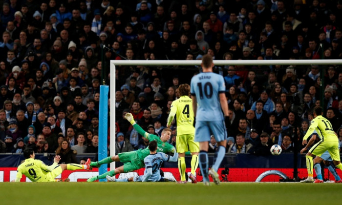 luis suarez gol city