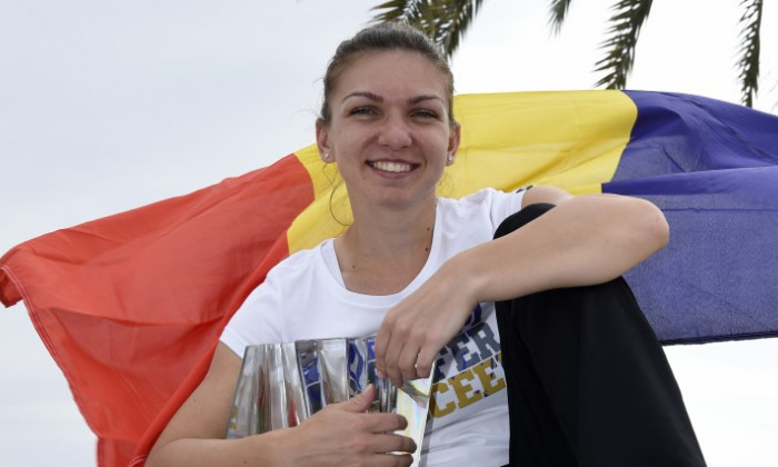 simona halep tricolor