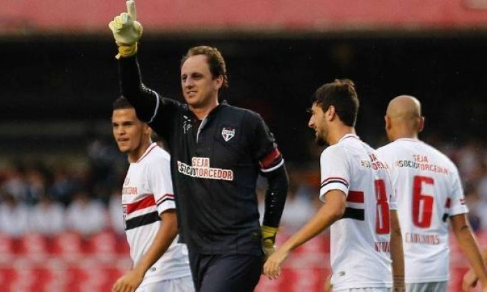 rogerio ceni portar lovitura libera