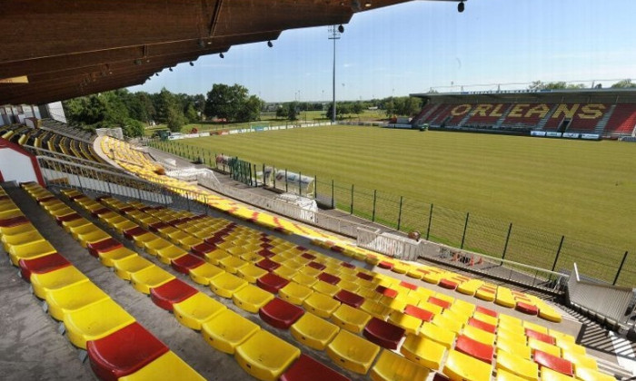 stade de la source