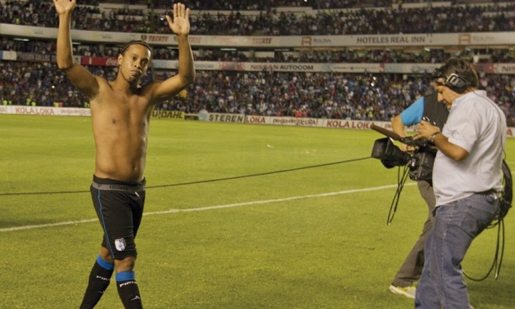 ronaldinho gol queretaro