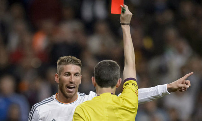 sergio ramos cartonas rosu