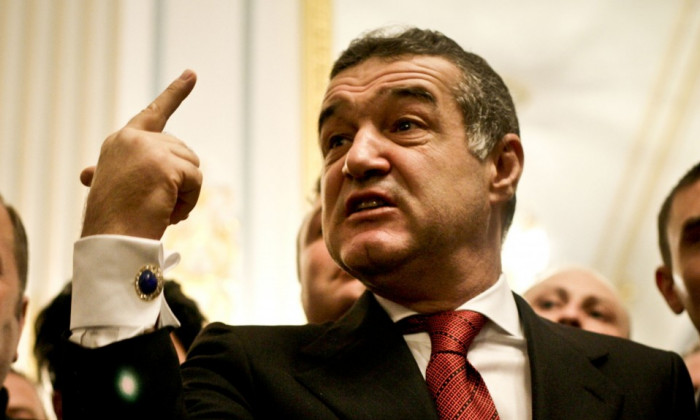 gigi becali deget