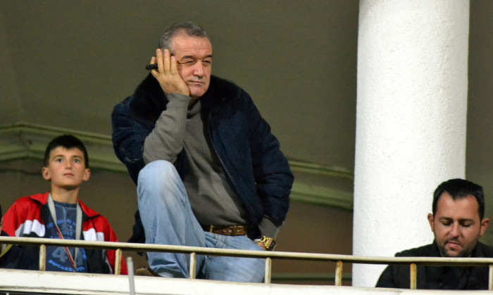 becali steaua bani