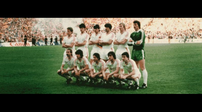 Fotbaliştii echipei Steaua 1986 au sărbătorit alături de suporteri  aniversarea a 36 de ani de la câştigarea Cupei Campionilor Europeni