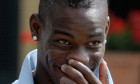 mario-balotelli-laughing-1-1038x480