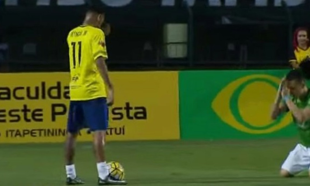 neymar adversar genunchi