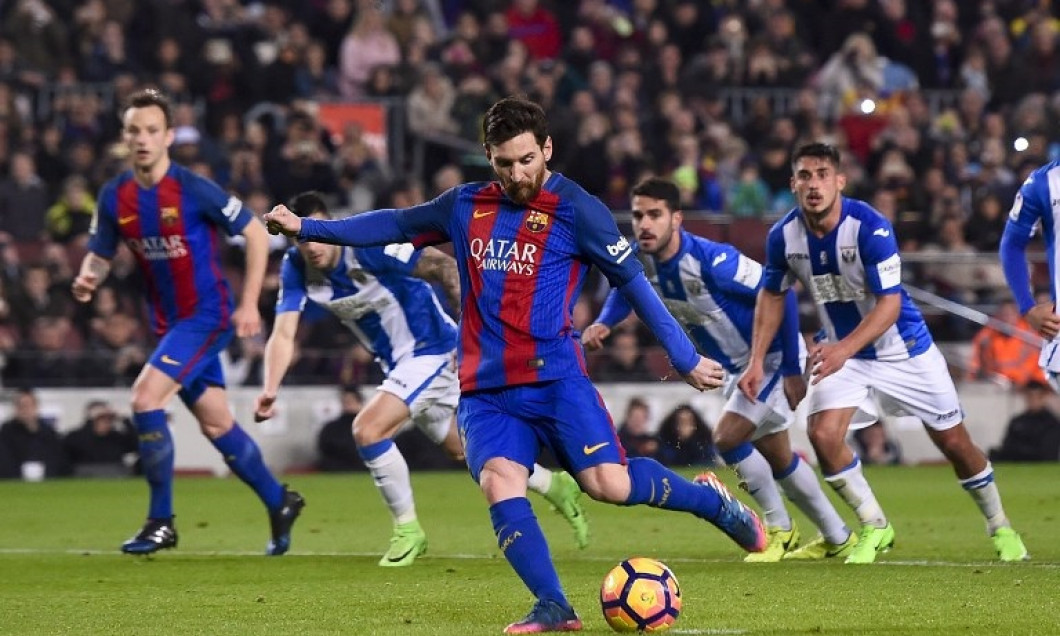 Messi gol penalty