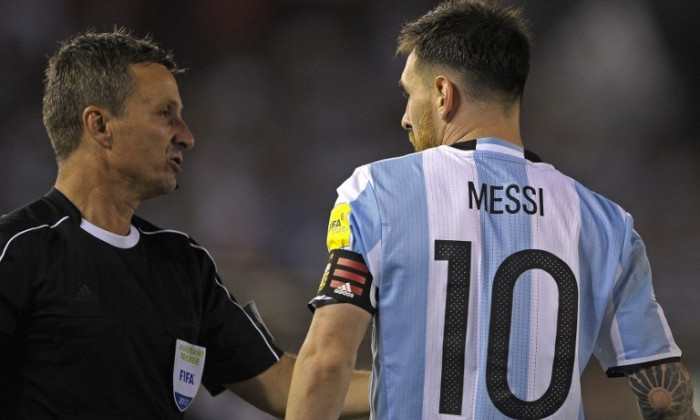 Messi arbitru