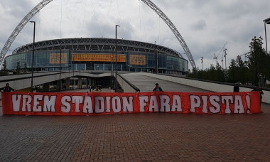 banner stadion Wembley-1