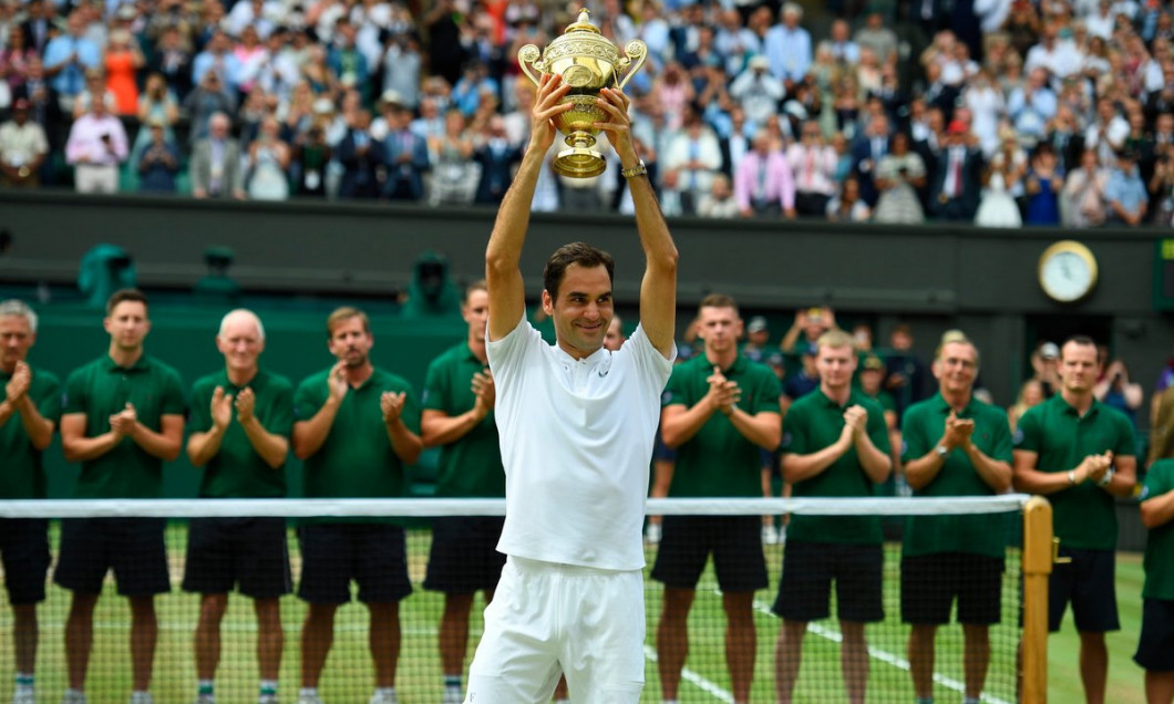 One sentence Contributor porcelain Roger Federer a intrat în istorie! A devenit primul jucător din Era Open  care câștigă de opt ori trofeul la Wimbledon