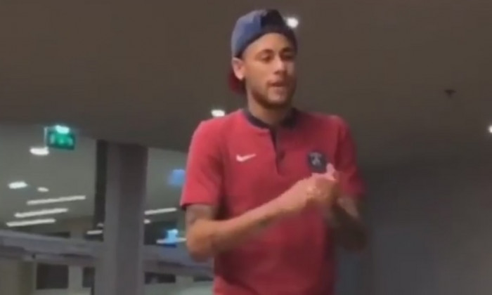 neymar pe masa