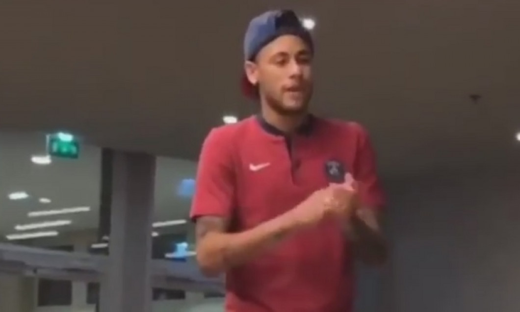 neymar pe masa