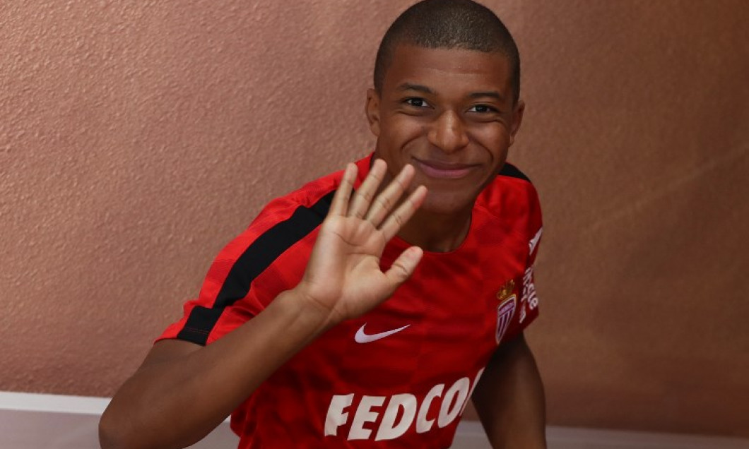 Mbappe salut Monaco