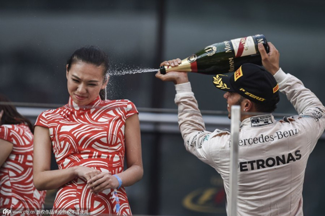 ”Marele Circ” nu va mai fi la fel Formula 1 va renunţa la animatoare (9)