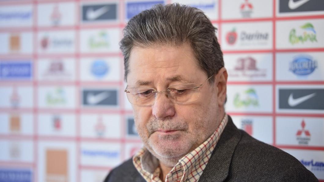 A intrat în direct și, cu vocea gâtuită, i-a transmis lui Cornel Dinu: ”Mi se sfâșie sufletul! Prietenul tău de-o viață, Tică”