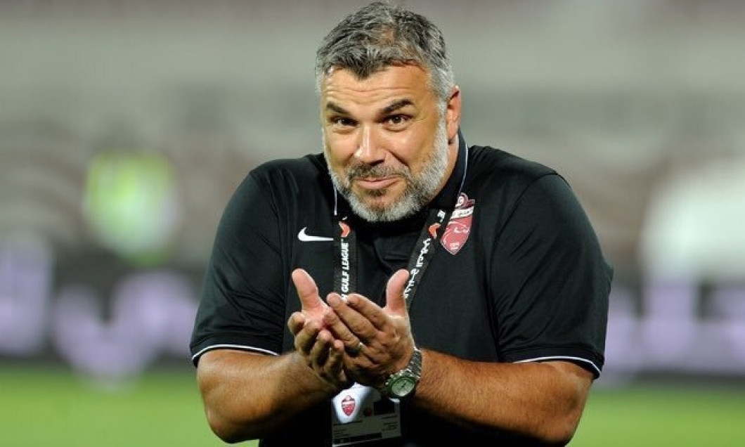 Cosmin Olăroiu, în timpul unui meci