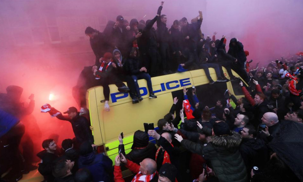 Liverpool fani politie1