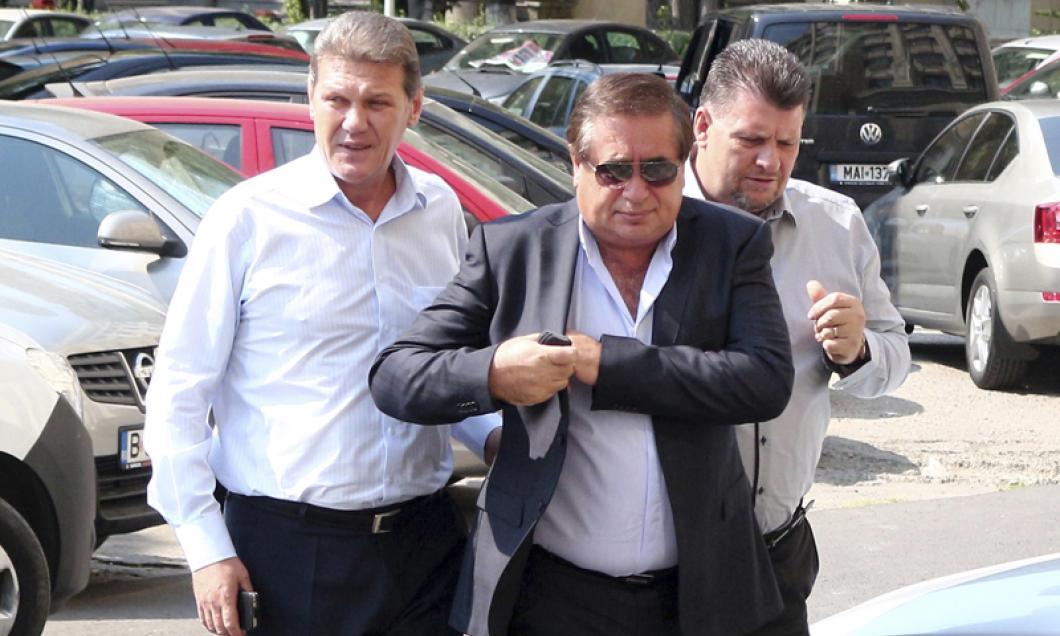 Miliardarul român se însoară, cu o zi înainte să împlinească 72 de ani. Viitoarea soție, în prim-plan