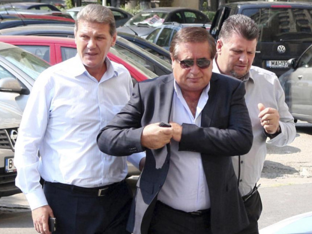 Miliardarul român se însoară, cu o zi înainte să împlinească 72 de ani. Viitoarea soție, în prim-plan