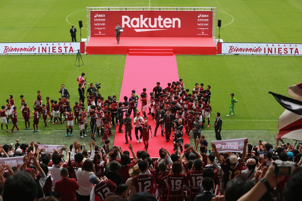 Andres Iniesta Meets Vissel Kobe Supporters