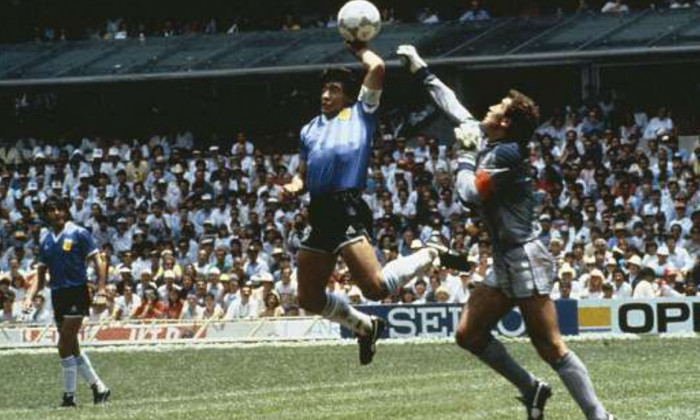 Maradona, gol cu mana