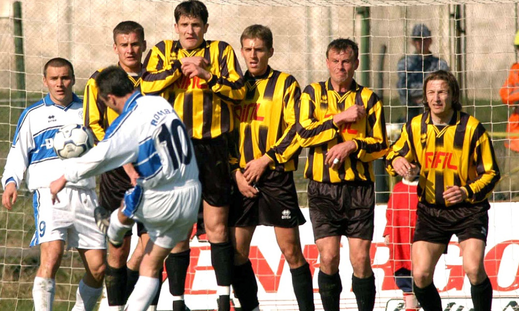 FOTBAL:CEAHLAUL-GLORIA BISTRITA 3-1 DIVIZIA A (3.04.2004)