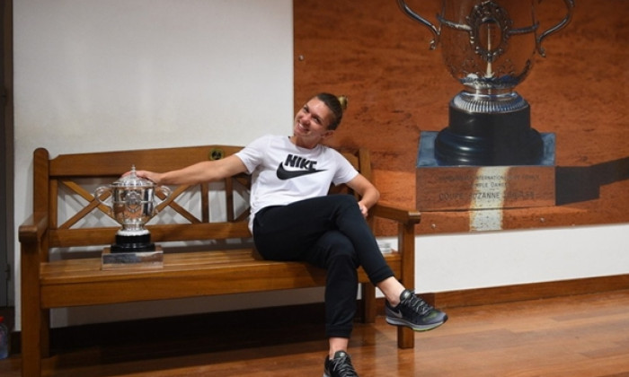 Halep trofeu Roland Garros banca