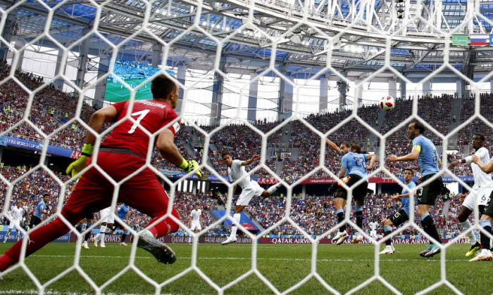 gol varane uruguay