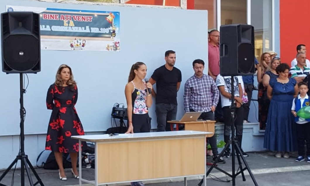 Mihaela Buzărnescu a fost prezentă la deschiderea anului şcolar, la Şcoala Gimnazială 190 din Bucureşti