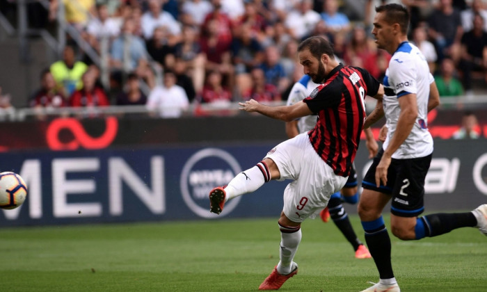 milan higuain bun