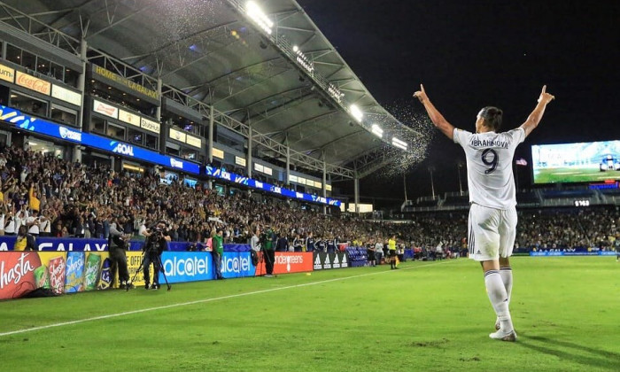 Zlatan dubla LA Galaxy