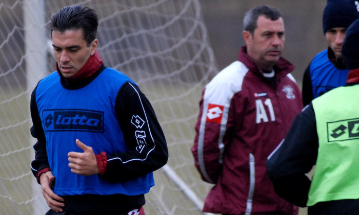 FOTBAL:CONFERINTA DE PRESA SI ANTRENAMENT RAPID BUCURESTI (6.02.2008)